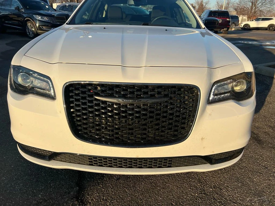 2022 Chrysler 300 (2005-2023) - Image 5 of 21