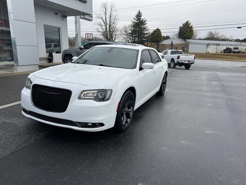 2022 Chrysler 300 (2005-2023) - Image 6 of 12