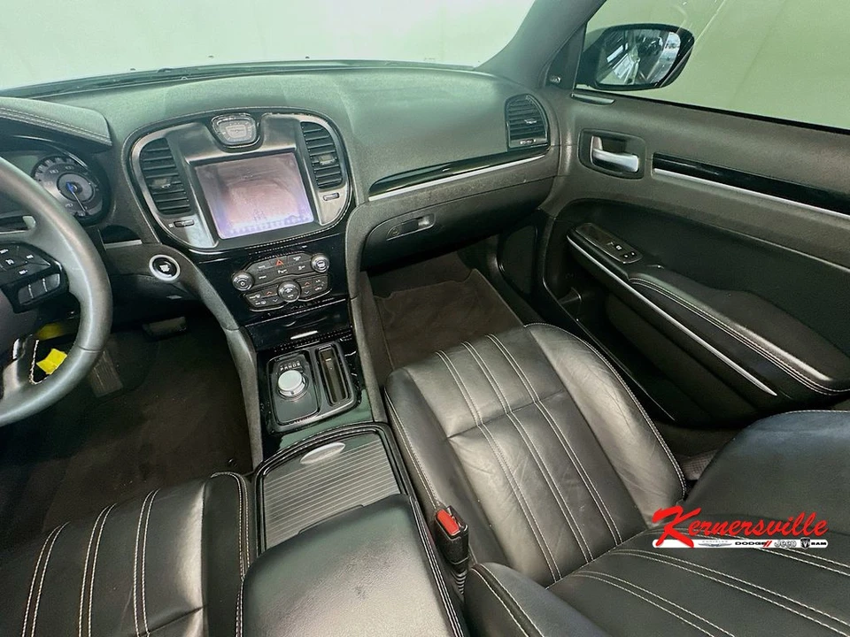 2022 Chrysler 300 (2005-2023) - Image 11 of 24