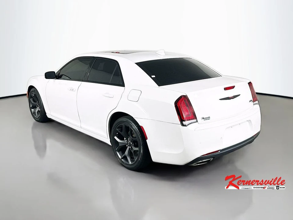 2022 Chrysler 300 (2005-2023) - Image 5 of 24