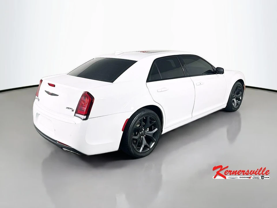 2022 Chrysler 300 (2005-2023) - Image 7 of 21