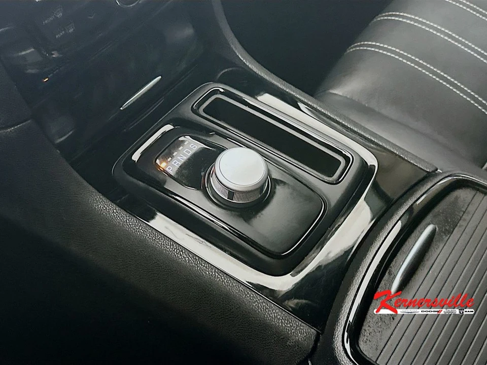 2022 Chrysler 300 (2005-2023) - Image 16 of 24