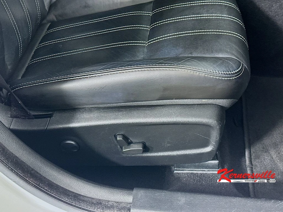 2022 Chrysler 300 (2005-2023) - Image 23 of 24