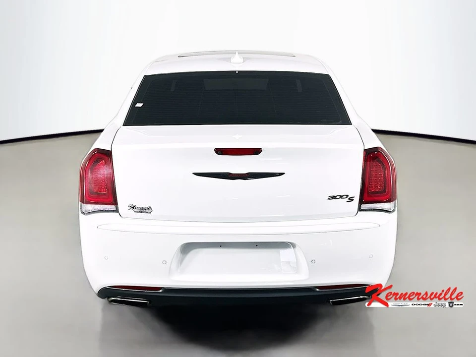 2022 Chrysler 300 (2005-2023) - Image 6 of 24