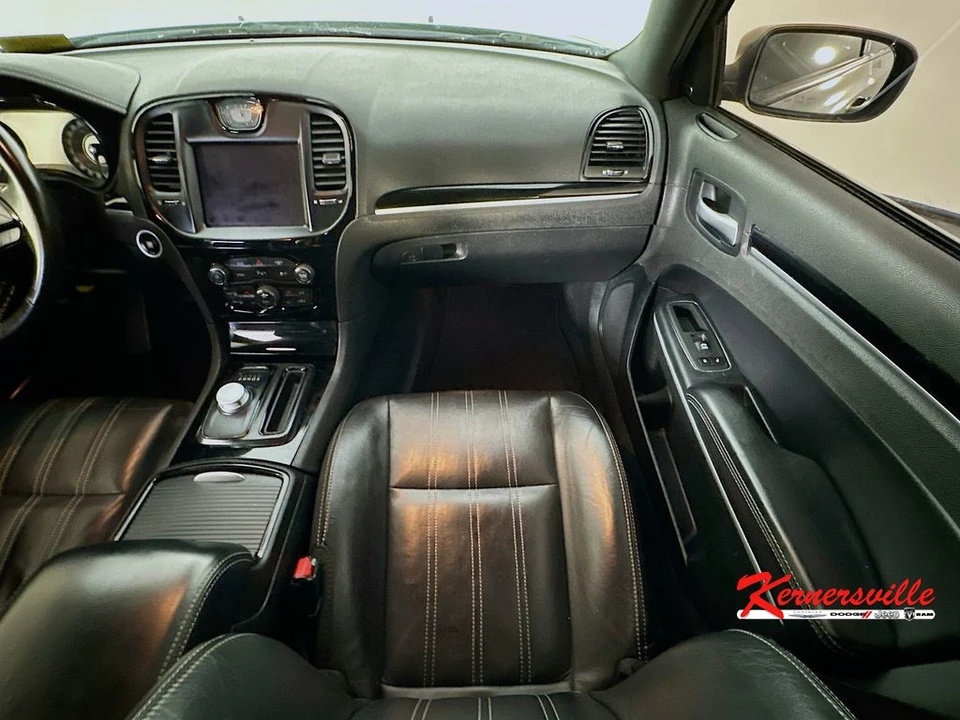2022 Chrysler 300 (2005-2023) - Image 11 of 24