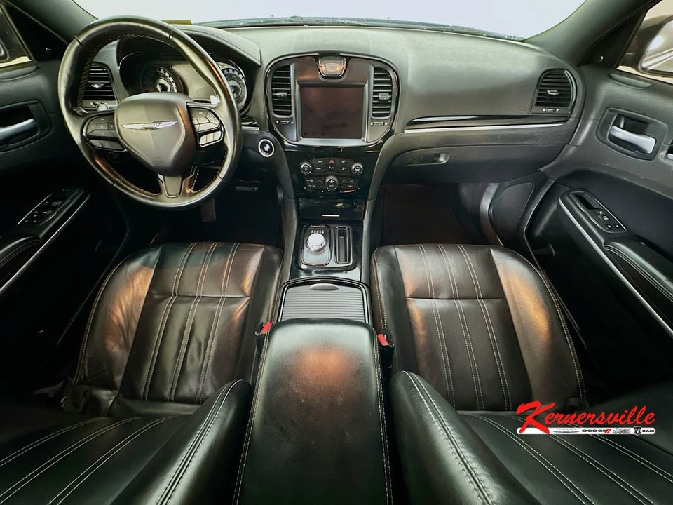 2022 Chrysler 300 (2005-2023) - Image 10 of 24
