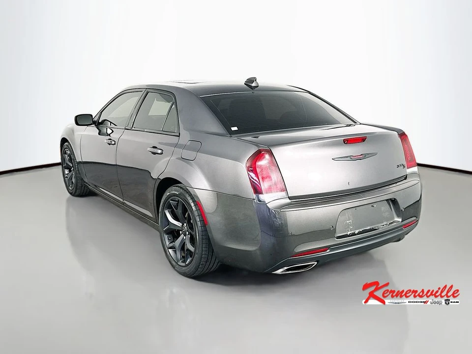 2022 Chrysler 300 (2005-2023) - Image 5 of 24