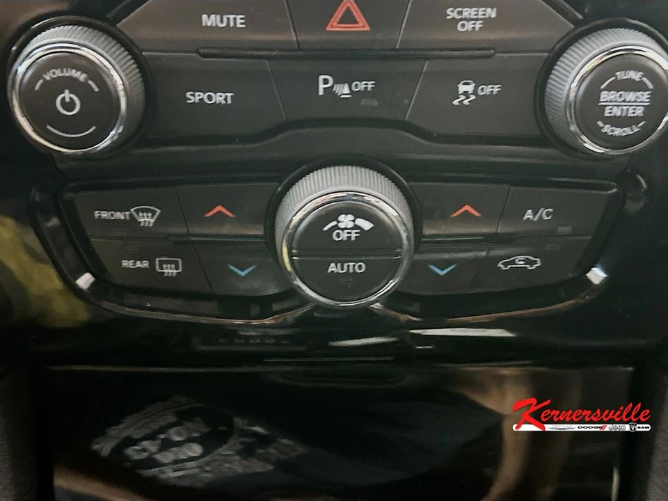 2022 Chrysler 300 (2005-2023) - Image 18 of 24