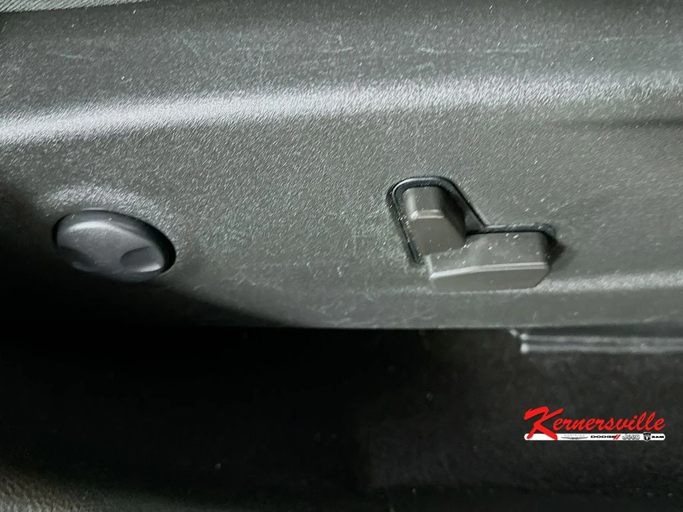 2022 Chrysler 300 (2005-2023) - Image 23 of 24
