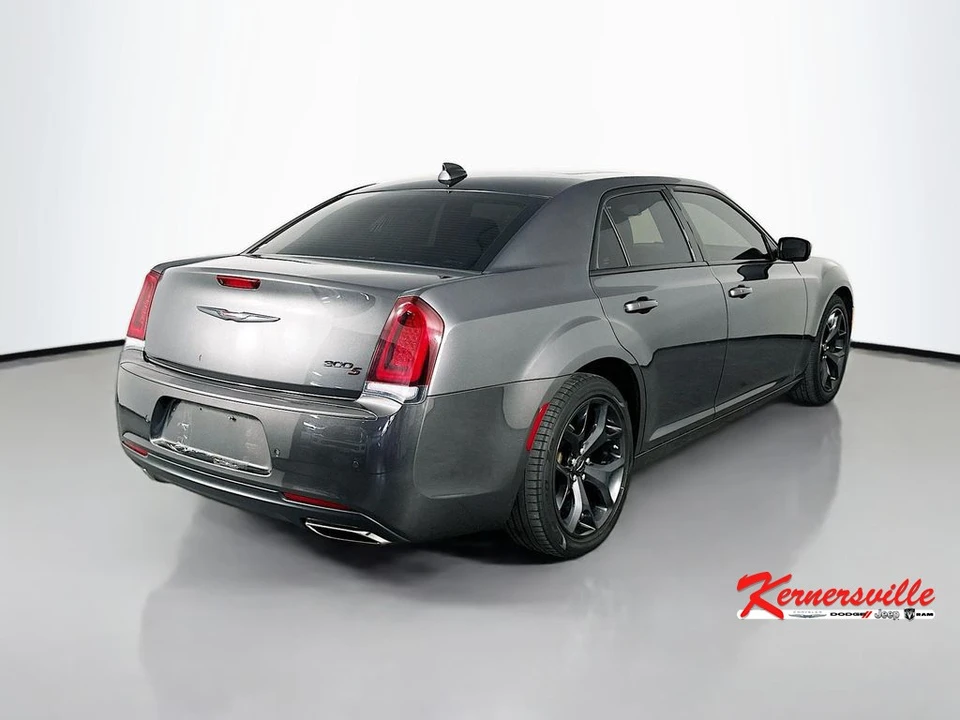 2022 Chrysler 300 (2005-2023) - Image 7 of 24