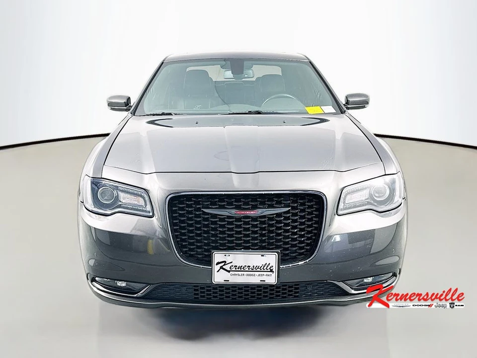 2022 Chrysler 300 (2005-2023) - Image 2 of 24