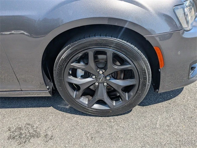 2022 Chrysler 300 (2005-2023) - Image 11 of 21