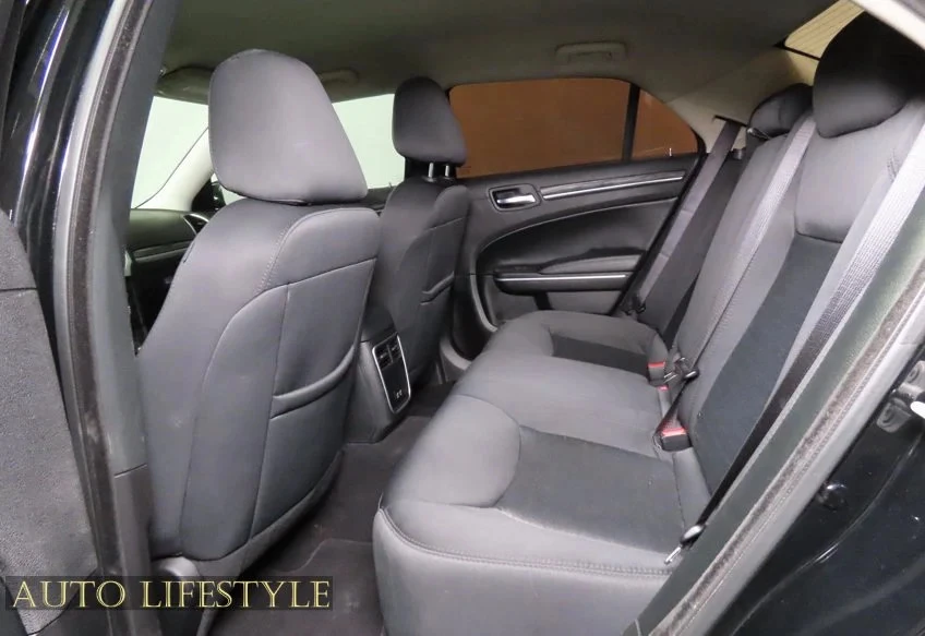 2022 Chrysler 300 (2005-2023) - Image 23 of 31