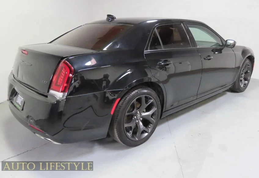 2022 Chrysler 300 (2005-2023) - Image 9 of 31