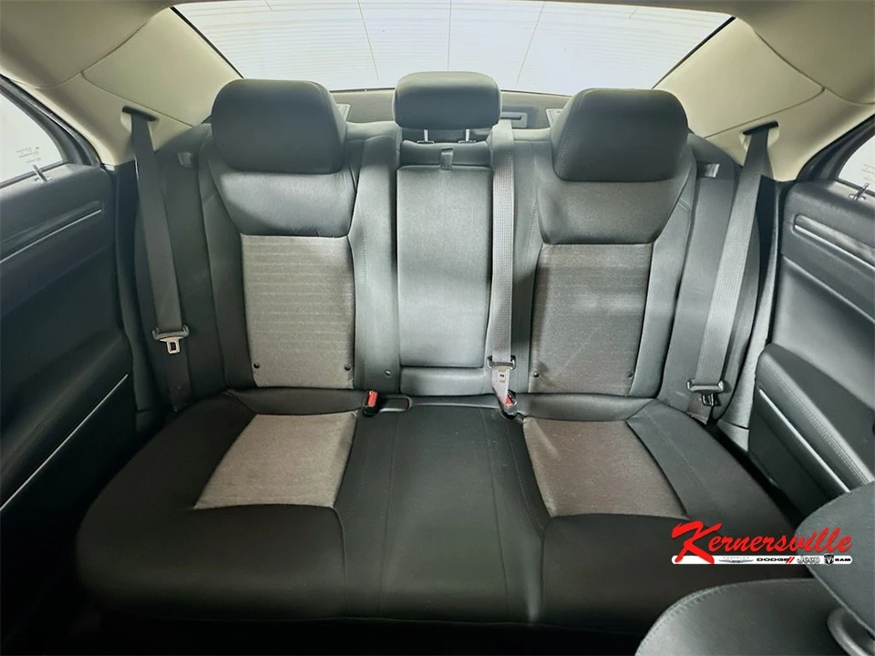 2022 Chrysler 300 (2005-2023) - Image 13 of 21