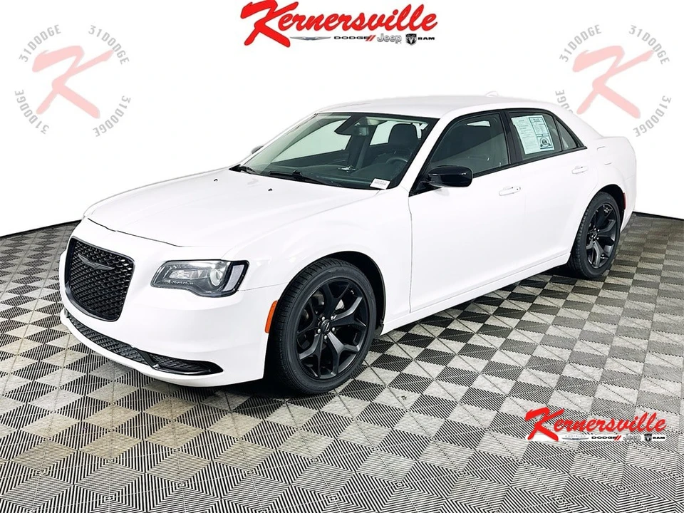 2022 Chrysler 300 (2005-2023) - Image 3 of 12