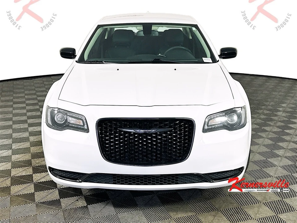 2022 Chrysler 300 (2005-2023) - Image 2 of 21
