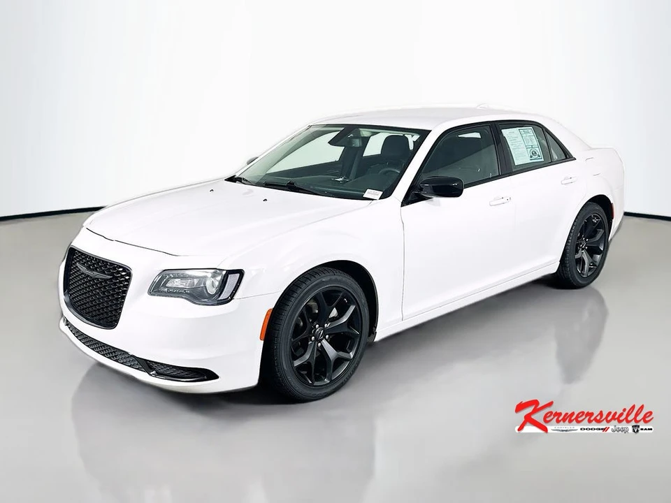 2022 Chrysler 300 (2005-2023) - Image 3 of 21