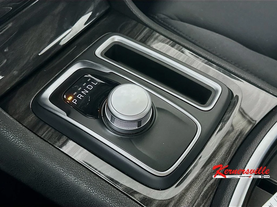 2022 Chrysler 300 (2005-2023) - Image 16 of 21