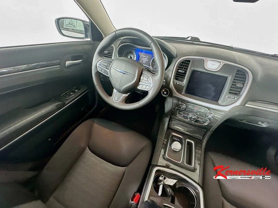 2022 Chrysler 300 (2005-2023) - Image 9 of 21