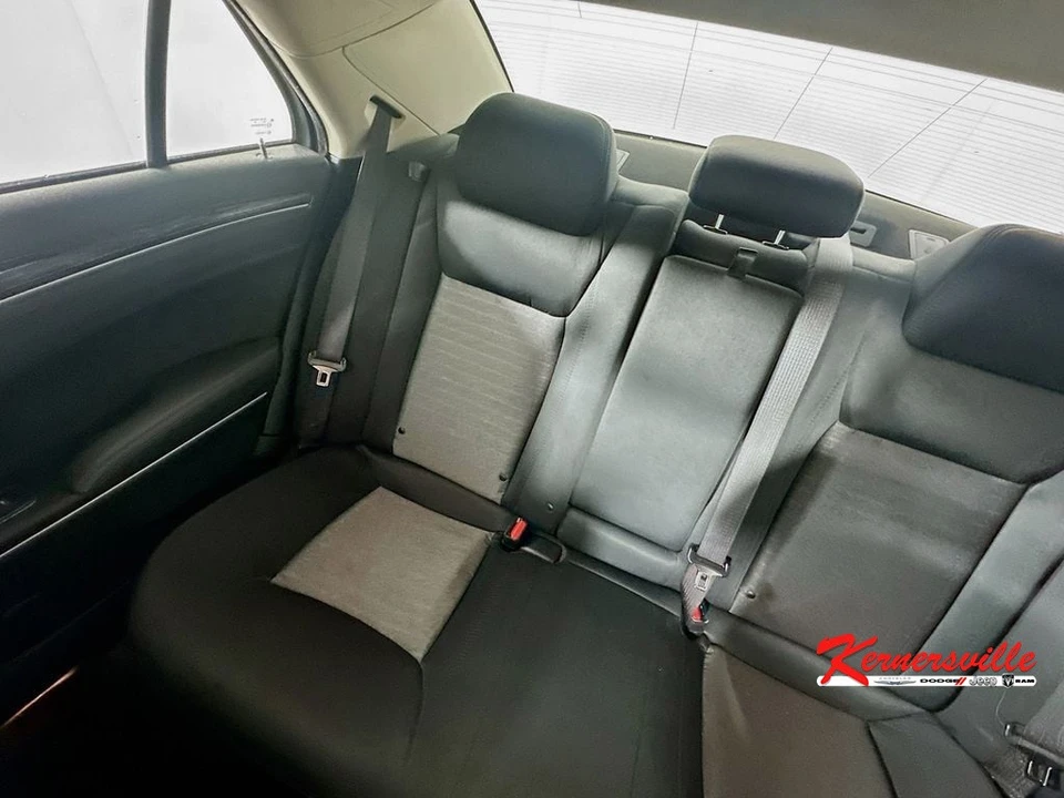 2022 Chrysler 300 (2005-2023) - Image 12 of 21