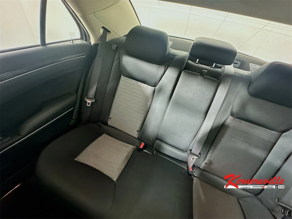 2022 Chrysler 300 (2005-2023) - Image 12 of 21