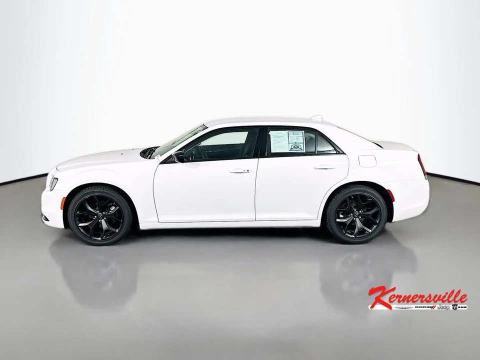 2022 Chrysler 300 (2005-2023) - Image 4 of 21