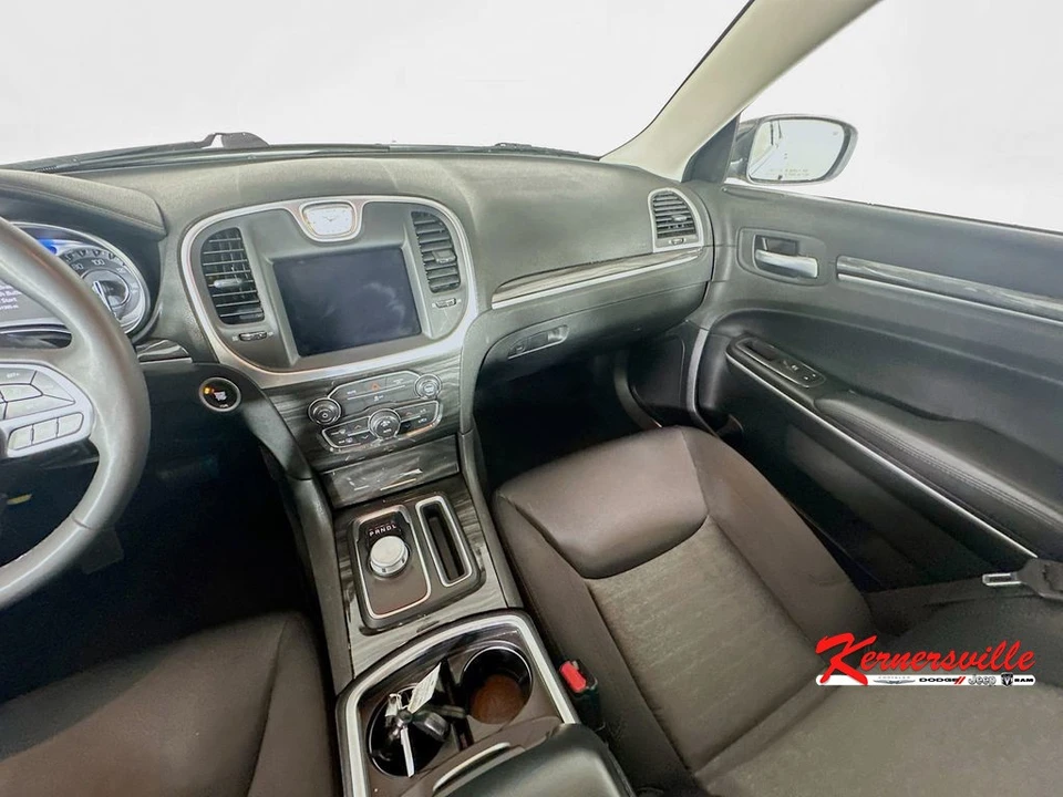 2022 Chrysler 300 (2005-2023) - Image 11 of 21