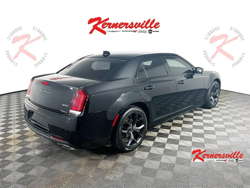 2022 Chrysler 300 (2005-2023) - Image 7 of 21