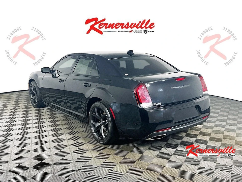 2022 Chrysler 300 (2005-2023) - Image 5 of 21