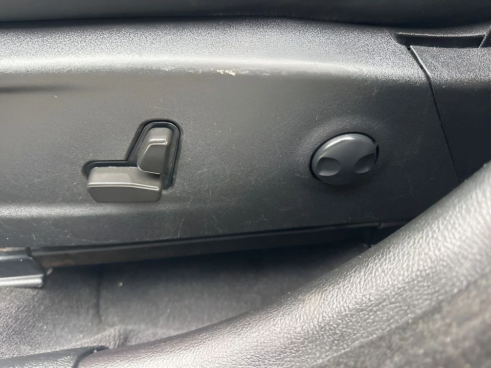 2022 Chrysler 300 (2005-2023) - Image 10 of 21