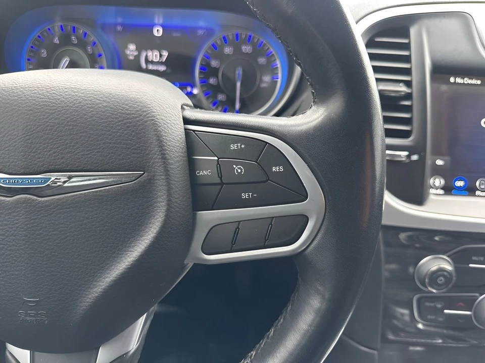 2022 Chrysler 300 (2005-2023) - Image 15 of 21