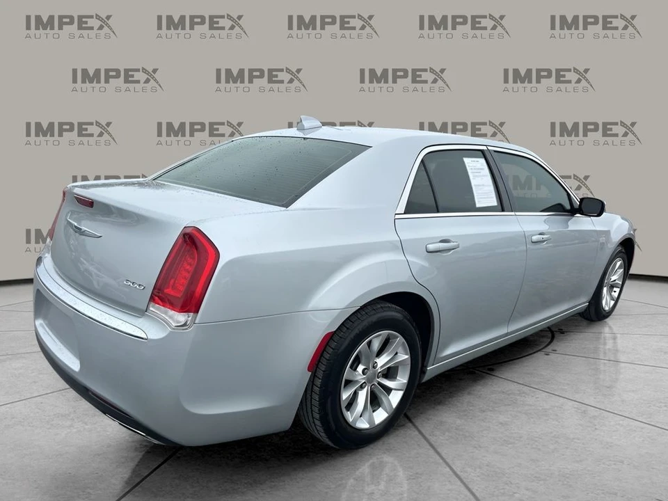 2022 Chrysler 300 (2005-2023) - Image 5 of 21