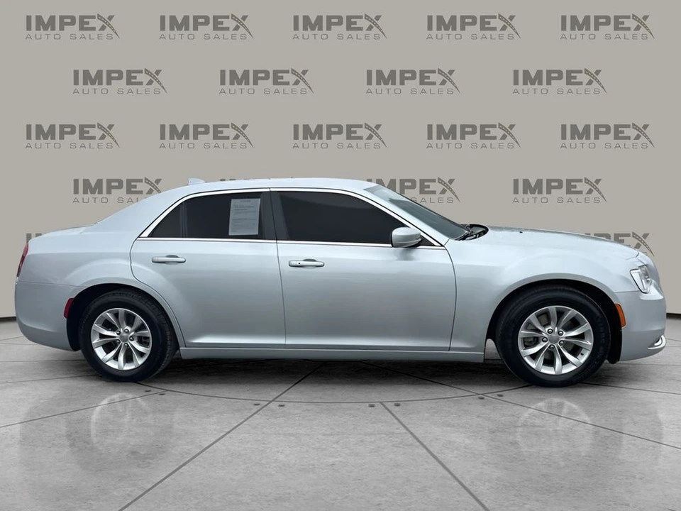 2022 Chrysler 300 (2005-2023) - Image 6 of 21