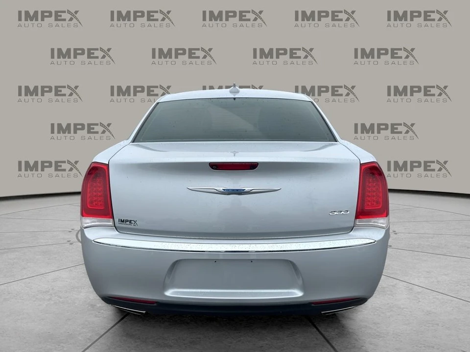 2022 Chrysler 300 (2005-2023) - Image 4 of 21