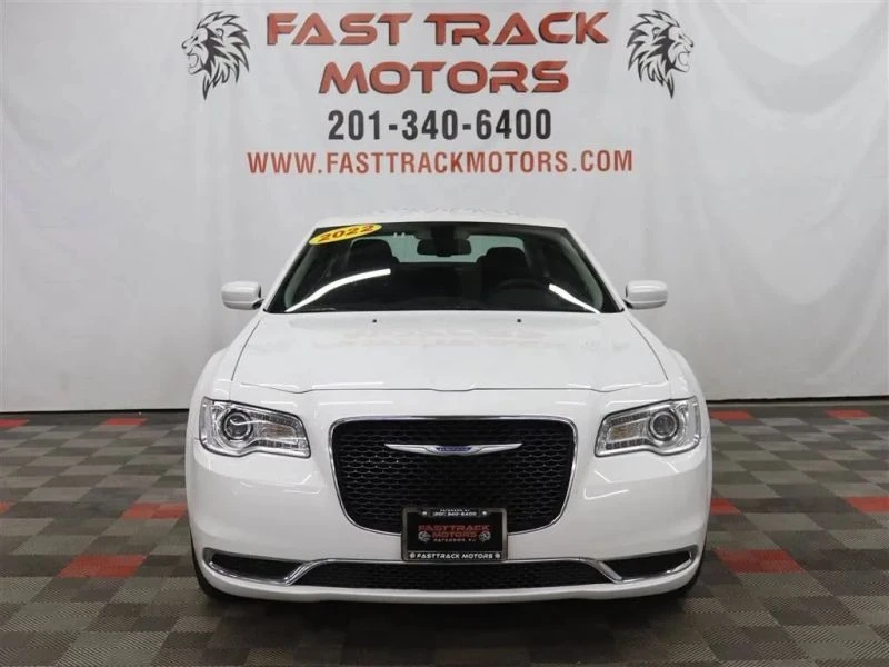 2022 Chrysler 300 (2005-2023) - Image 2 of 12