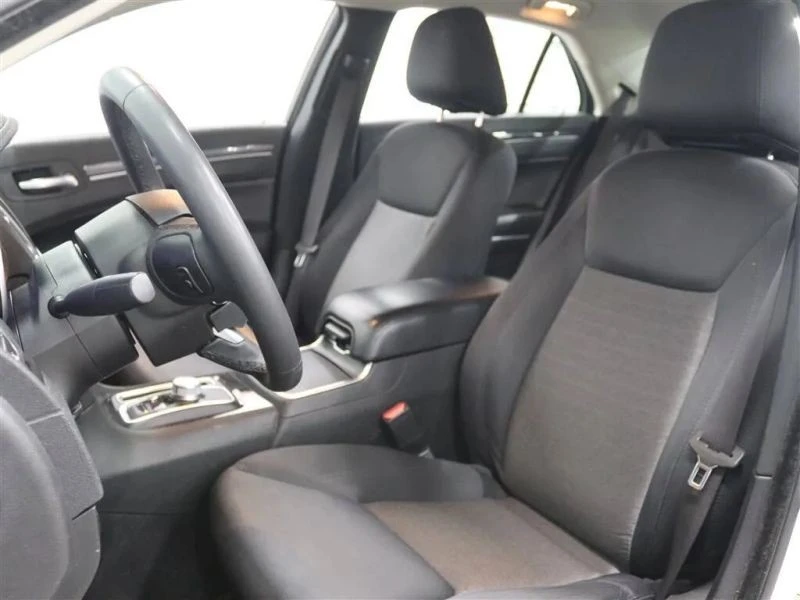 2022 Chrysler 300 (2005-2023) - Image 10 of 12