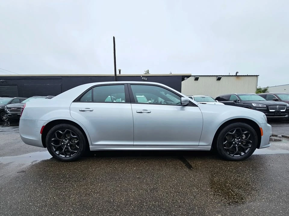 2022 Chrysler 300 (2005-2023) - Image 4 of 20