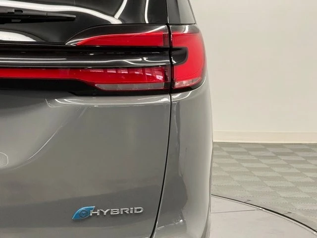 2022 Chrysler - Image 12 of 21