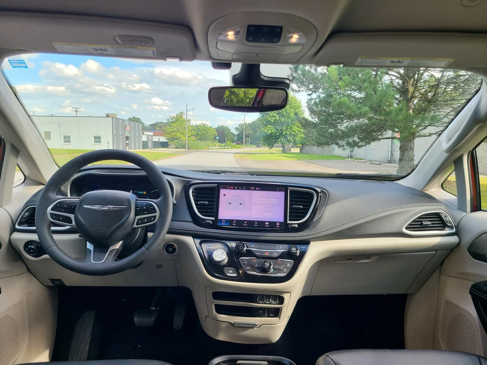 2022 Chrysler - Image 18 of 21