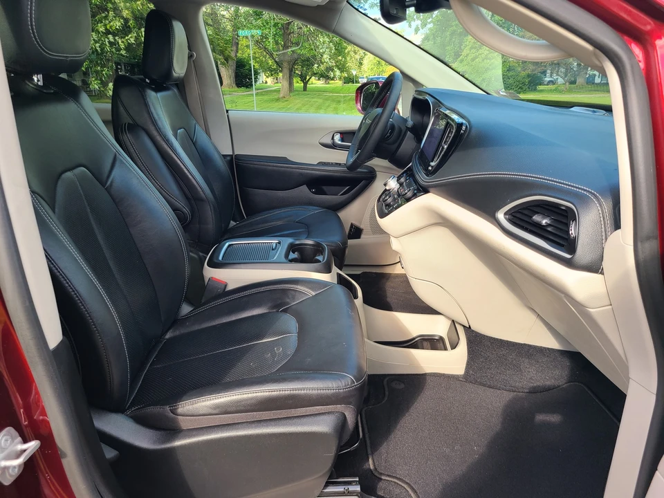 2022 Chrysler - Image 16 of 21