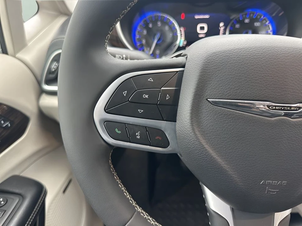 2022 Chrysler - Image 16 of 21