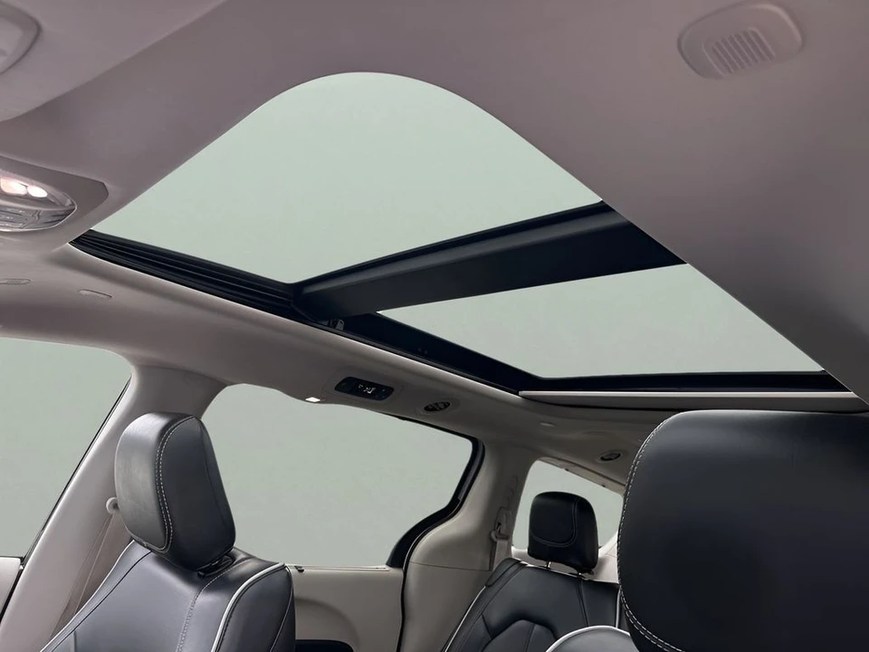2022 Chrysler - Image 11 of 21