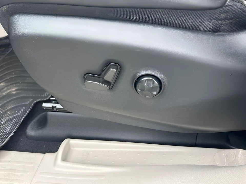 2022 Chrysler - Image 10 of 21
