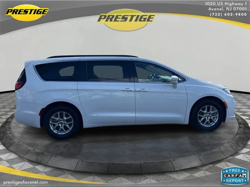 2022 Chrysler - Image 4 of 12