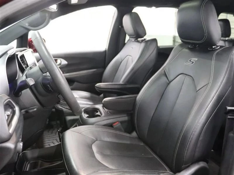 2022 Chrysler - Image 10 of 12