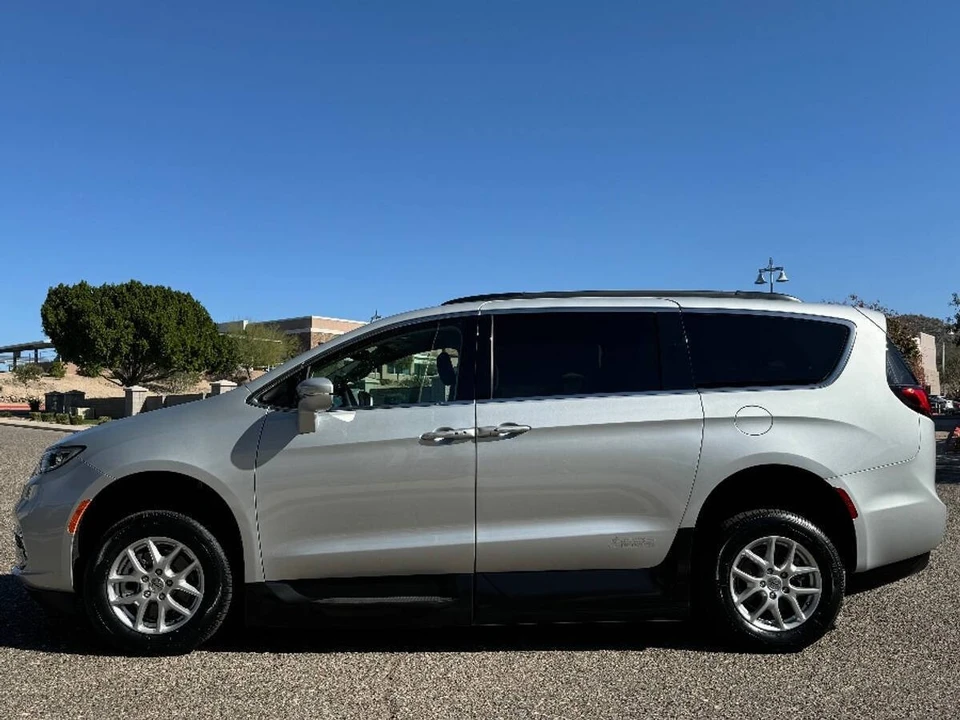 2022 Chrysler - Image 11 of 15