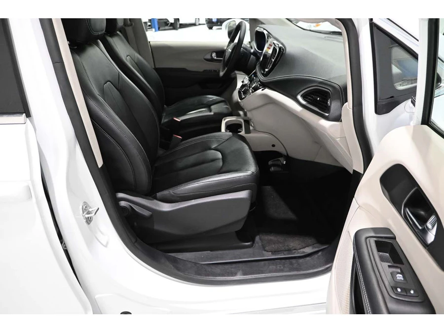 2022 Chrysler - Image 15 of 21
