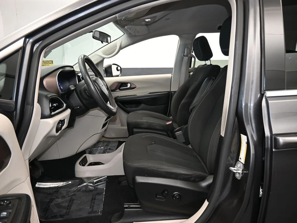 2022 Chrysler - Image 11 of 12