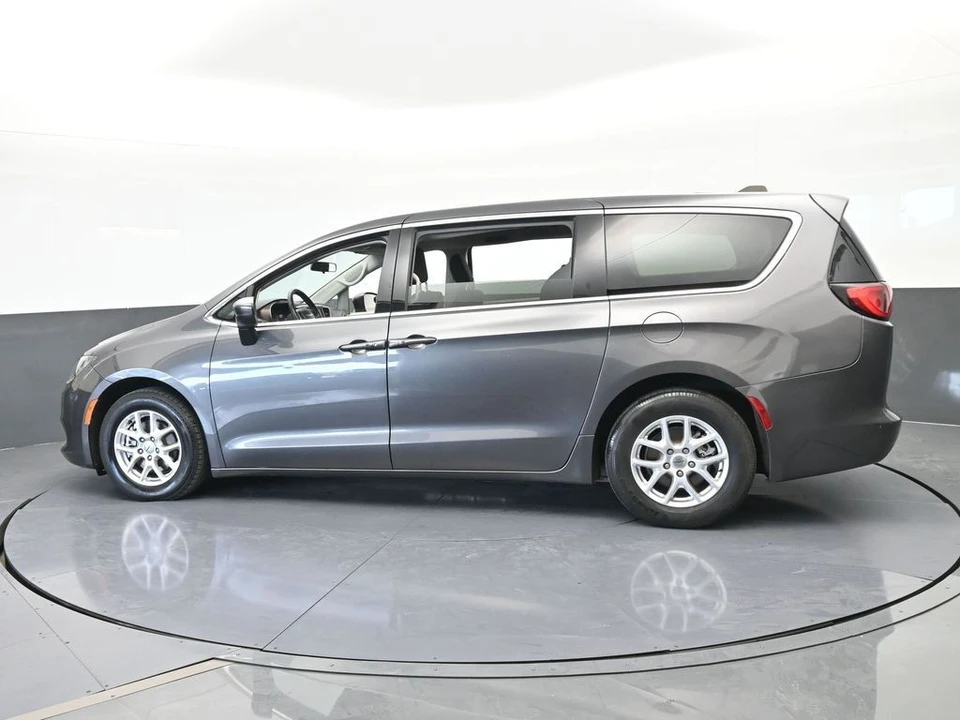 2022 Chrysler - Image 3 of 12